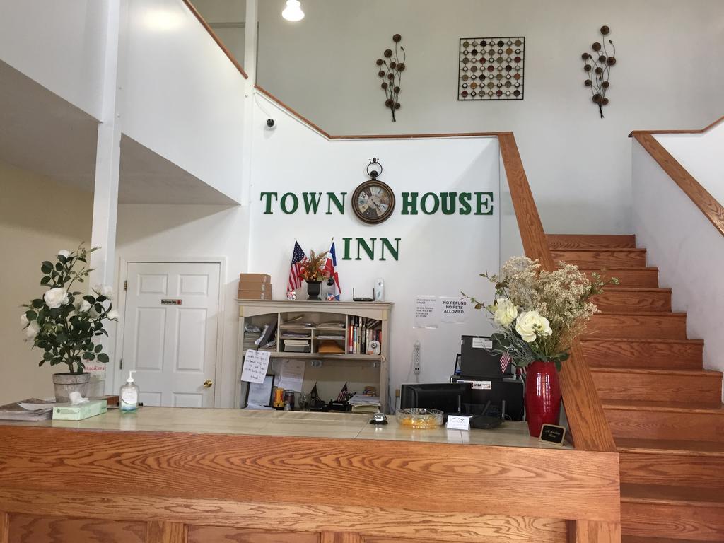 Town House Inn Oneonta Exterior photo